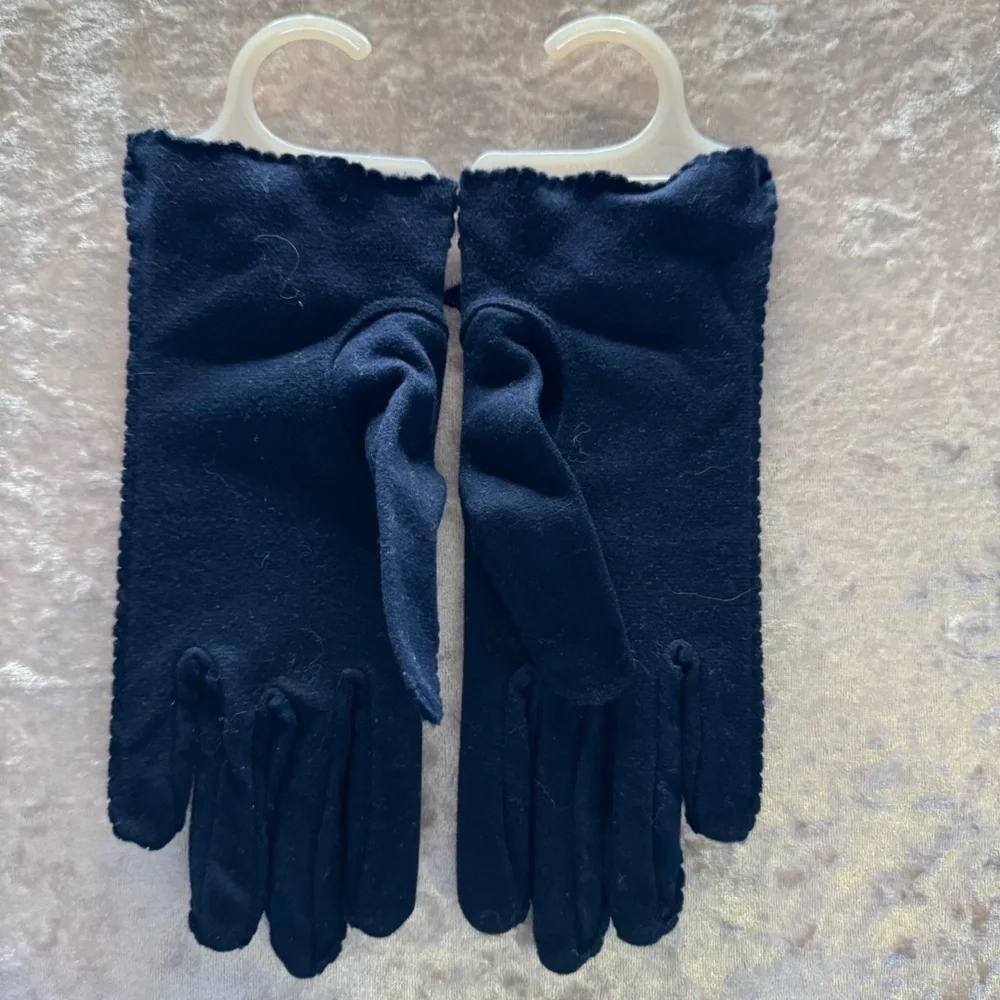 Vintage women’s gloves.